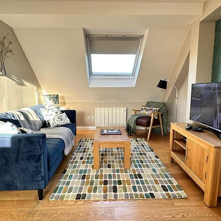 The Courtyard 2 Bedroom Apartments In Central Windsor With Parking Eksteriør bilde
